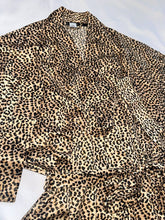 Cargar imagen en el visor de la galería, Cheetah Robe