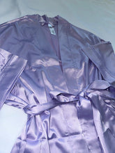 Cargar imagen en el visor de la galería, Lavender Robe
